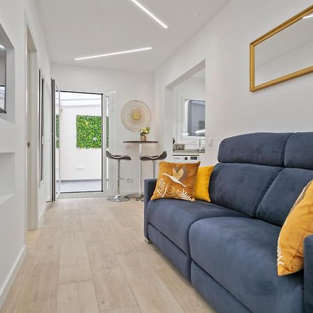 Boutique Plaza Catalonia Suites Cornella Cornellà de Llobregat Extérieur photo