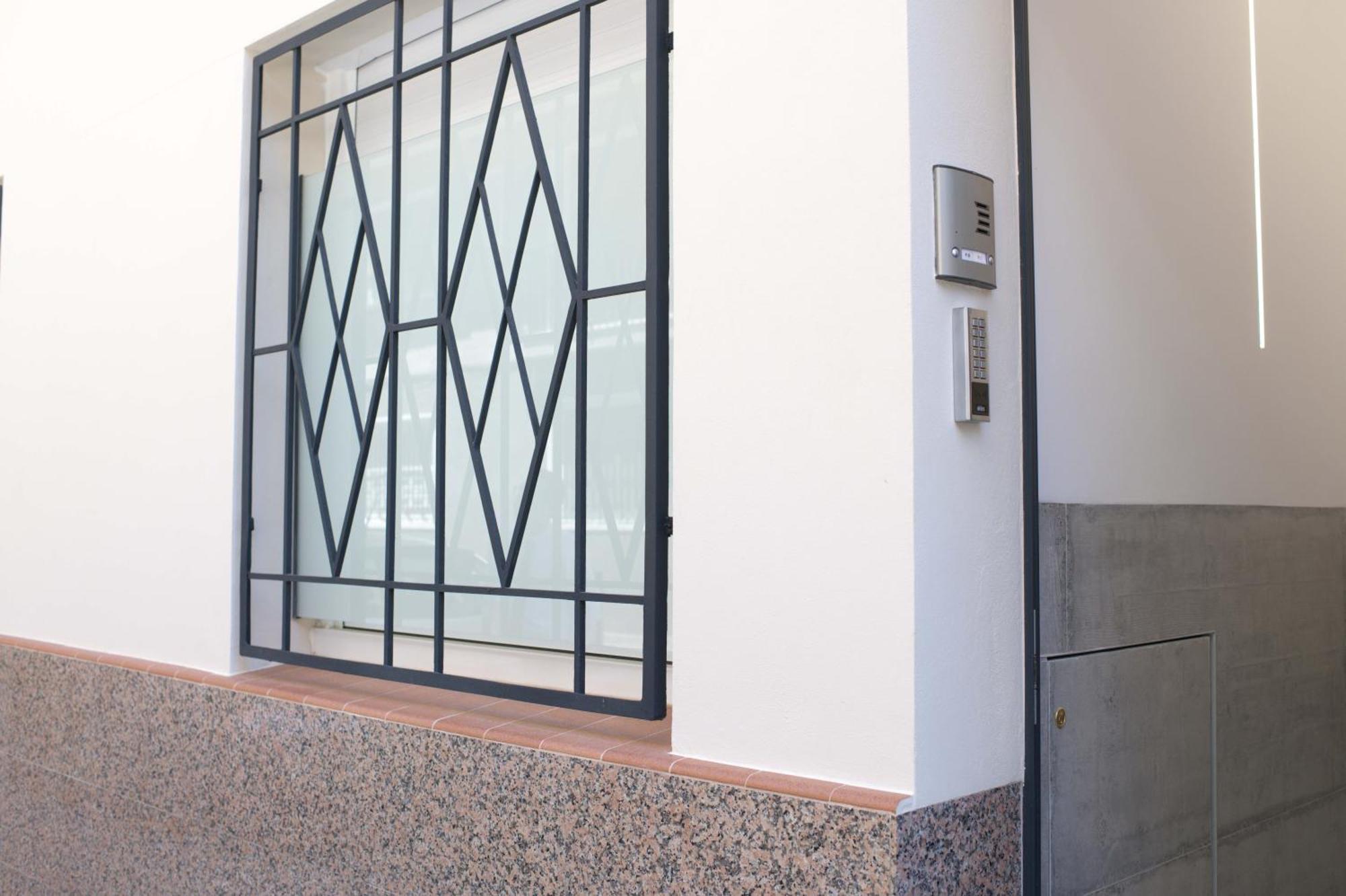 Boutique Plaza Catalonia Suites Cornella Cornellà de Llobregat Extérieur photo