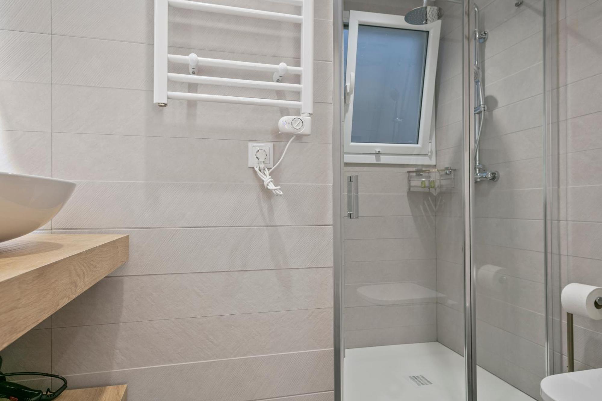 Boutique Plaza Catalonia Suites Cornella Cornellà de Llobregat Extérieur photo