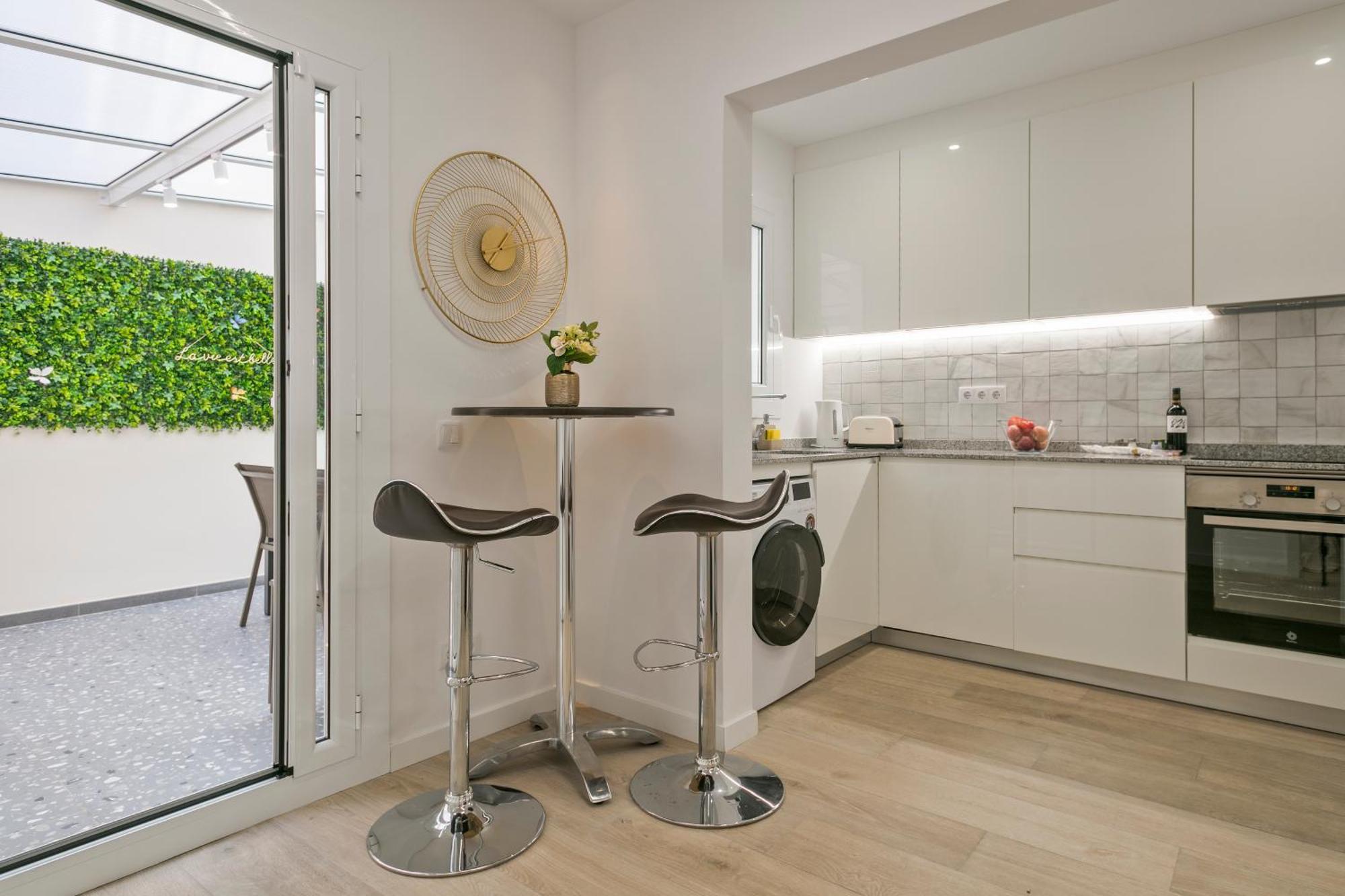 Boutique Plaza Catalonia Suites Cornella Cornellà de Llobregat Extérieur photo