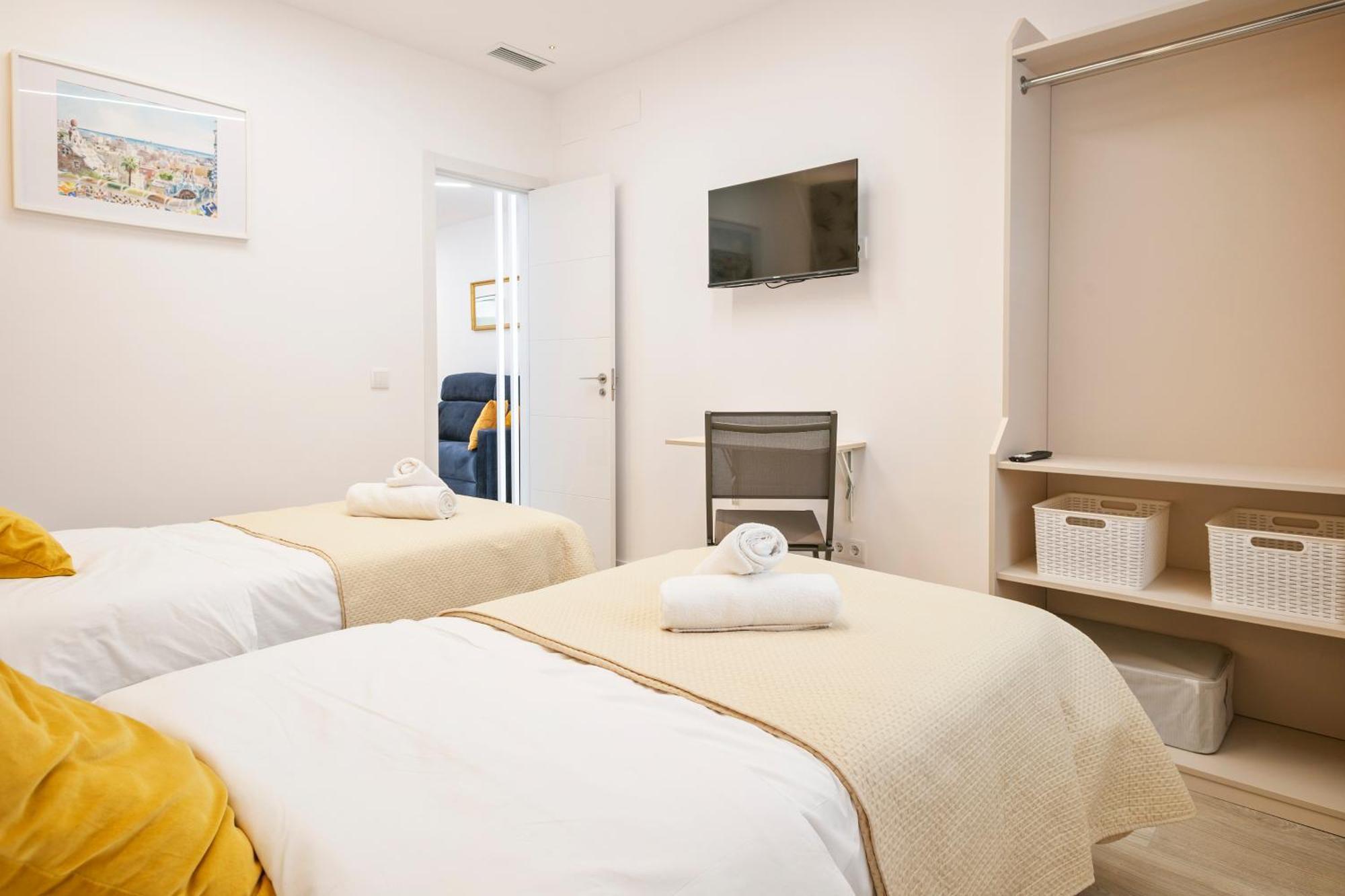 Boutique Plaza Catalonia Suites Cornella Cornellà de Llobregat Extérieur photo