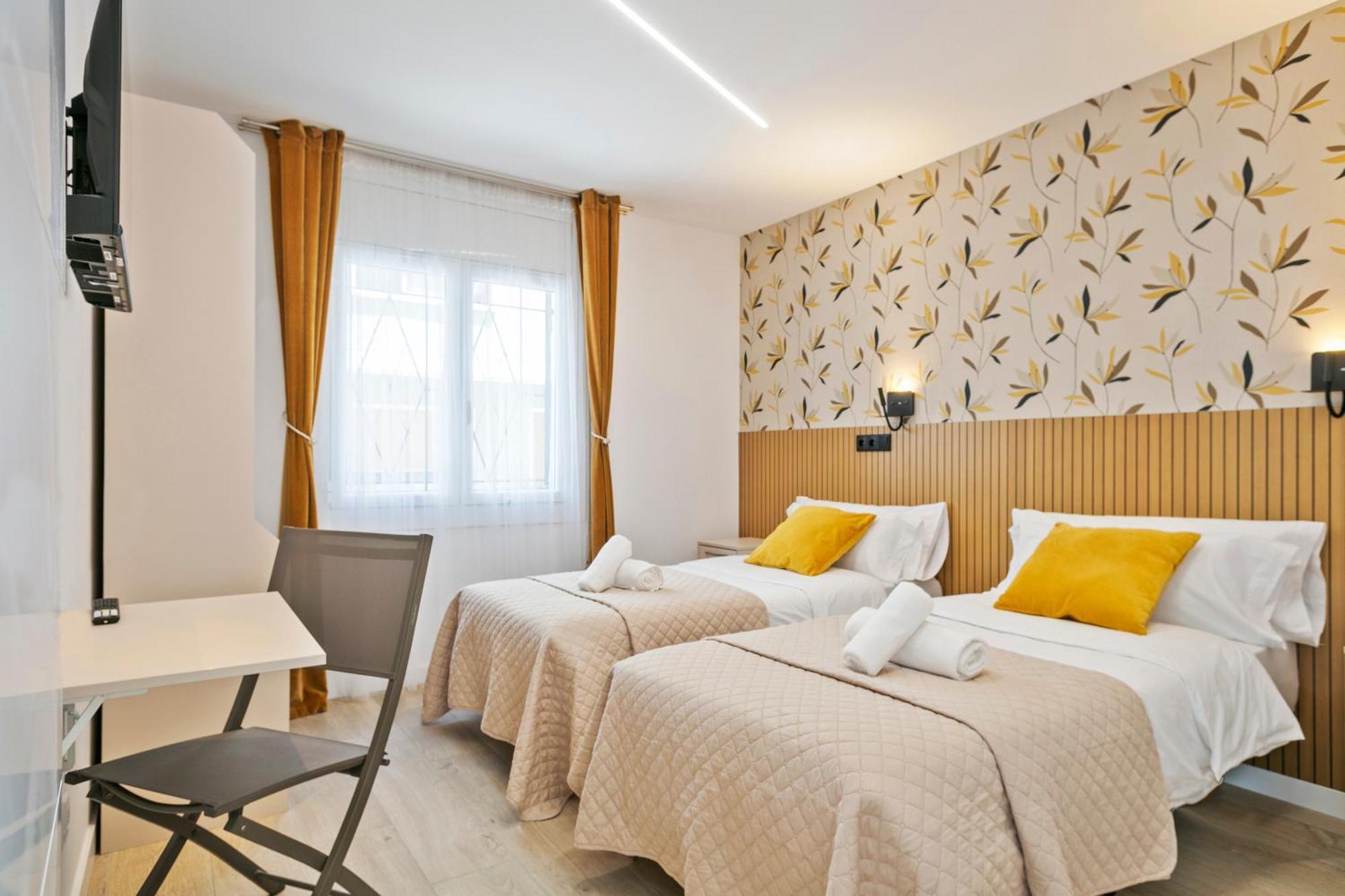 Boutique Plaza Catalonia Suites Cornella Cornellà de Llobregat Extérieur photo