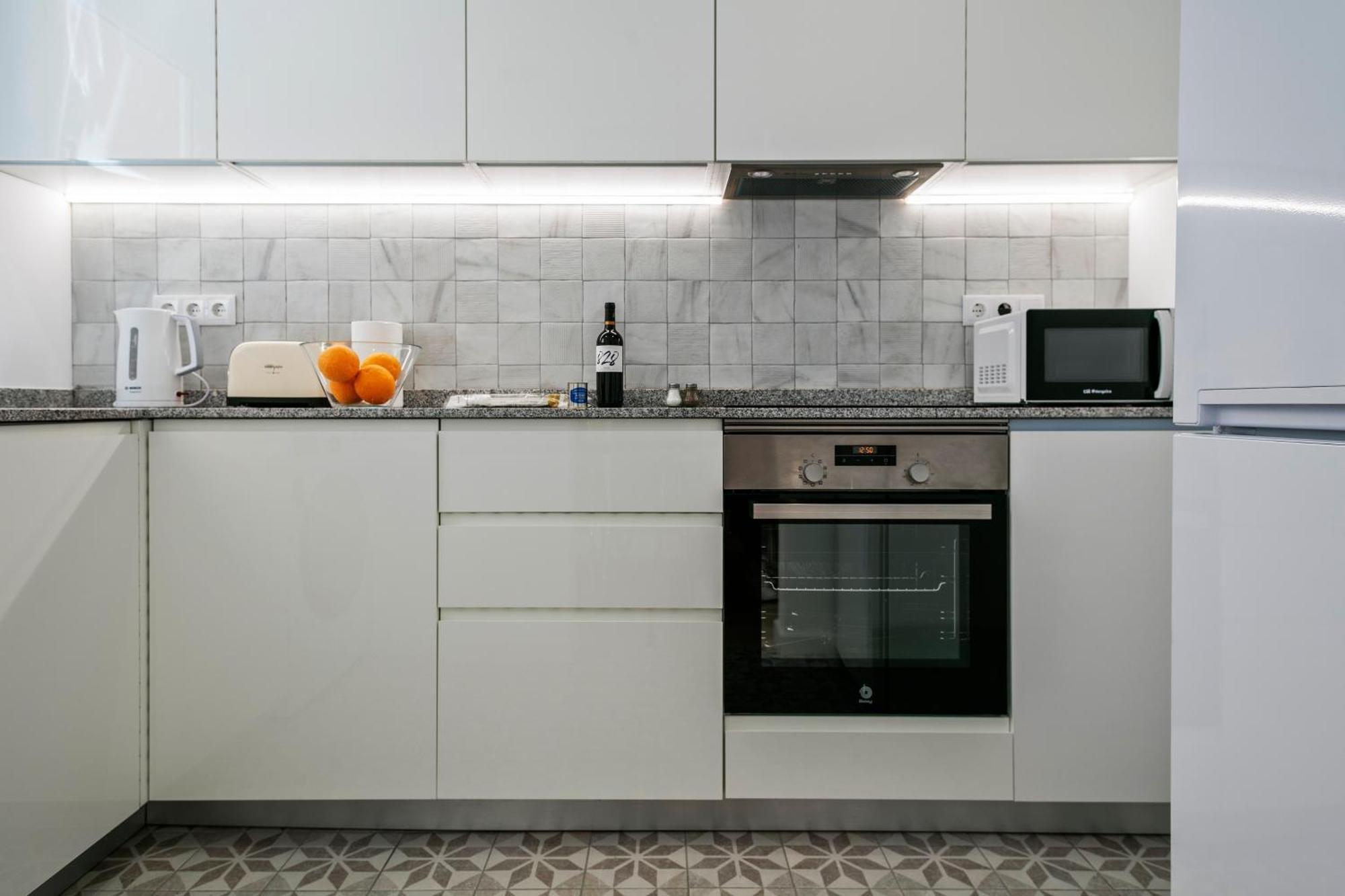 Boutique Plaza Catalonia Suites Cornella Cornellà de Llobregat Extérieur photo