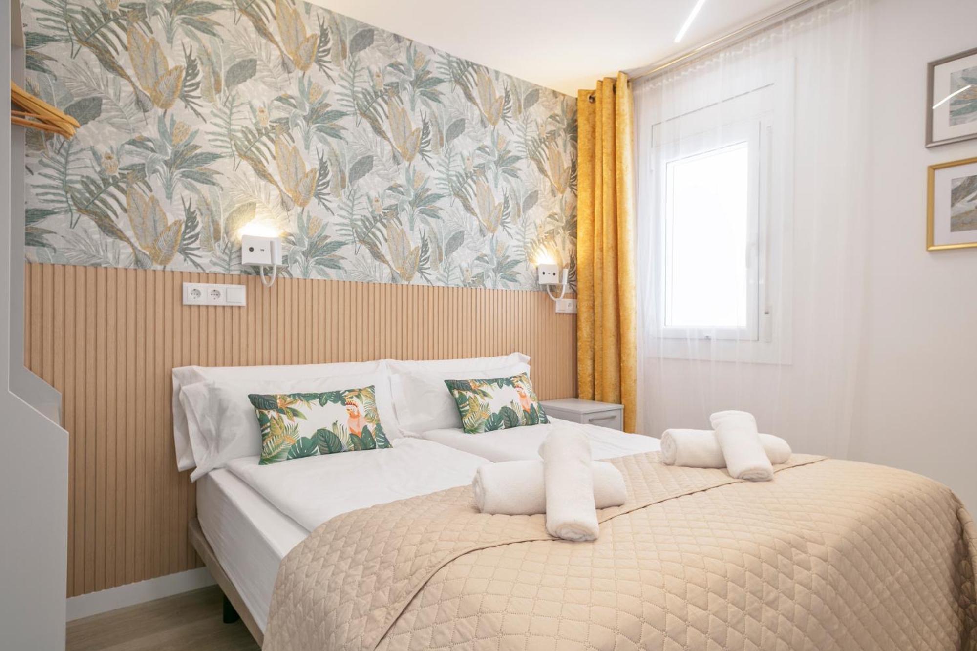 Boutique Plaza Catalonia Suites Cornella Cornellà de Llobregat Extérieur photo