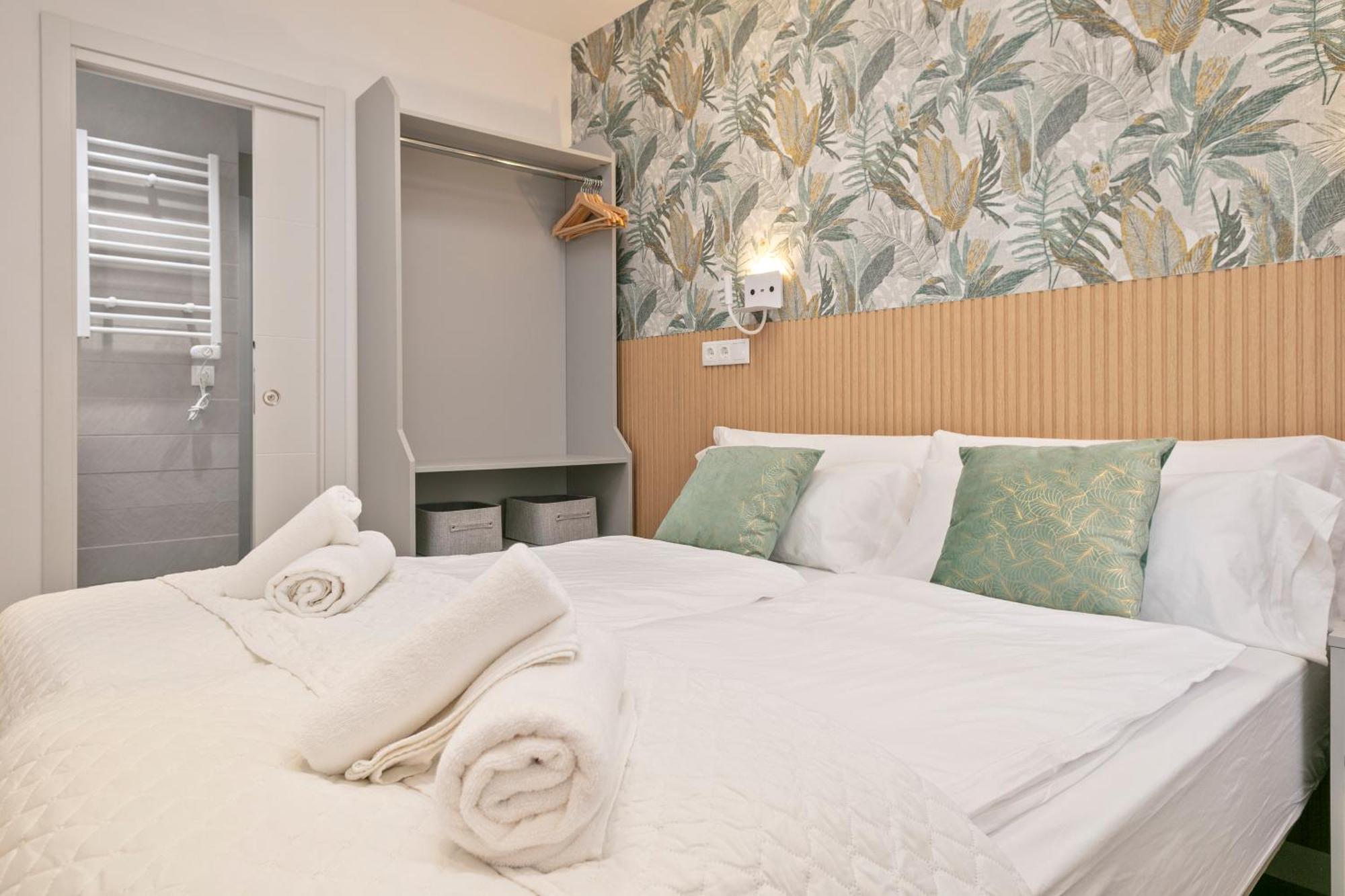 Boutique Plaza Catalonia Suites Cornella Cornellà de Llobregat Extérieur photo