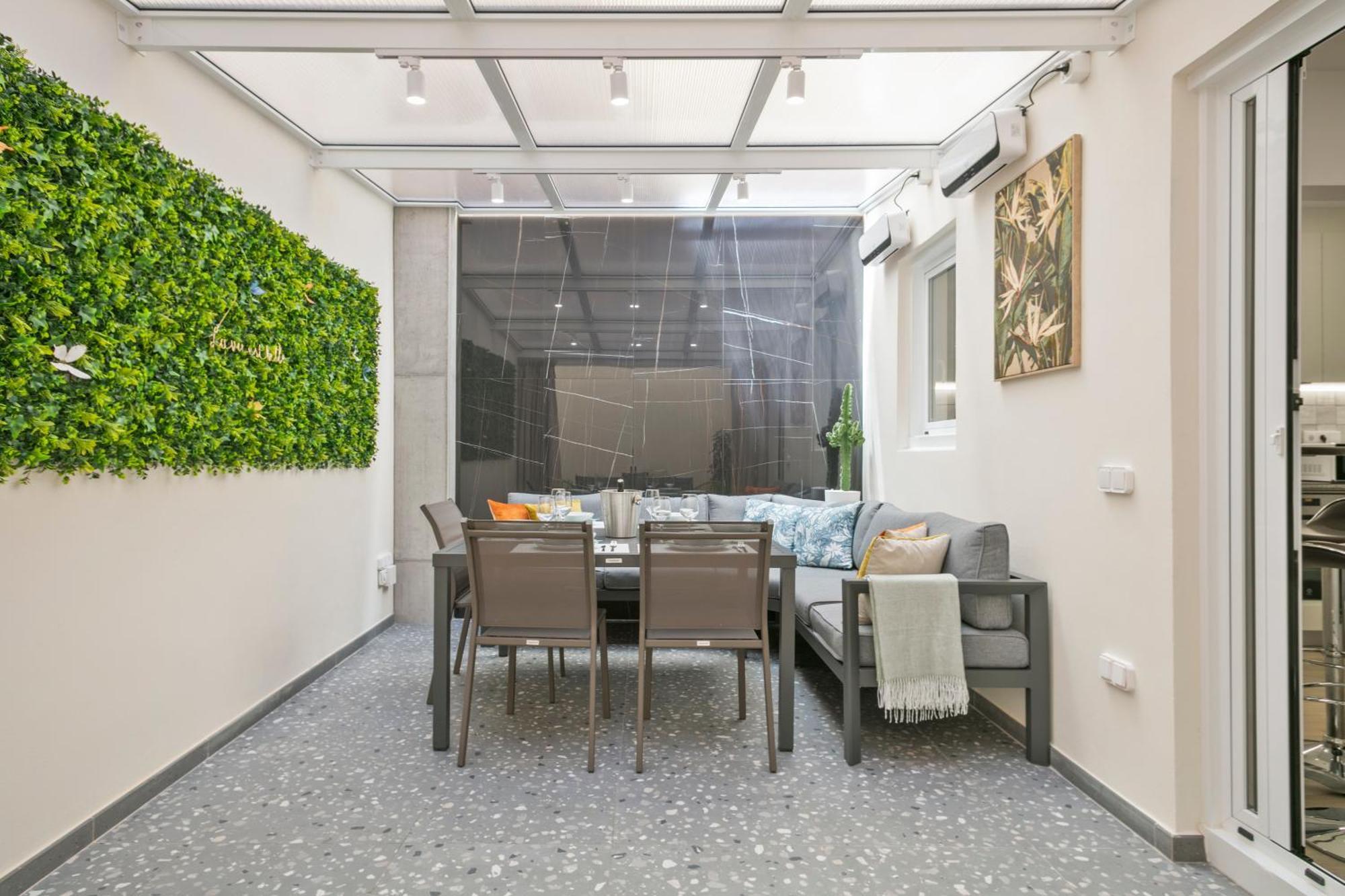 Boutique Plaza Catalonia Suites Cornella Cornellà de Llobregat Extérieur photo