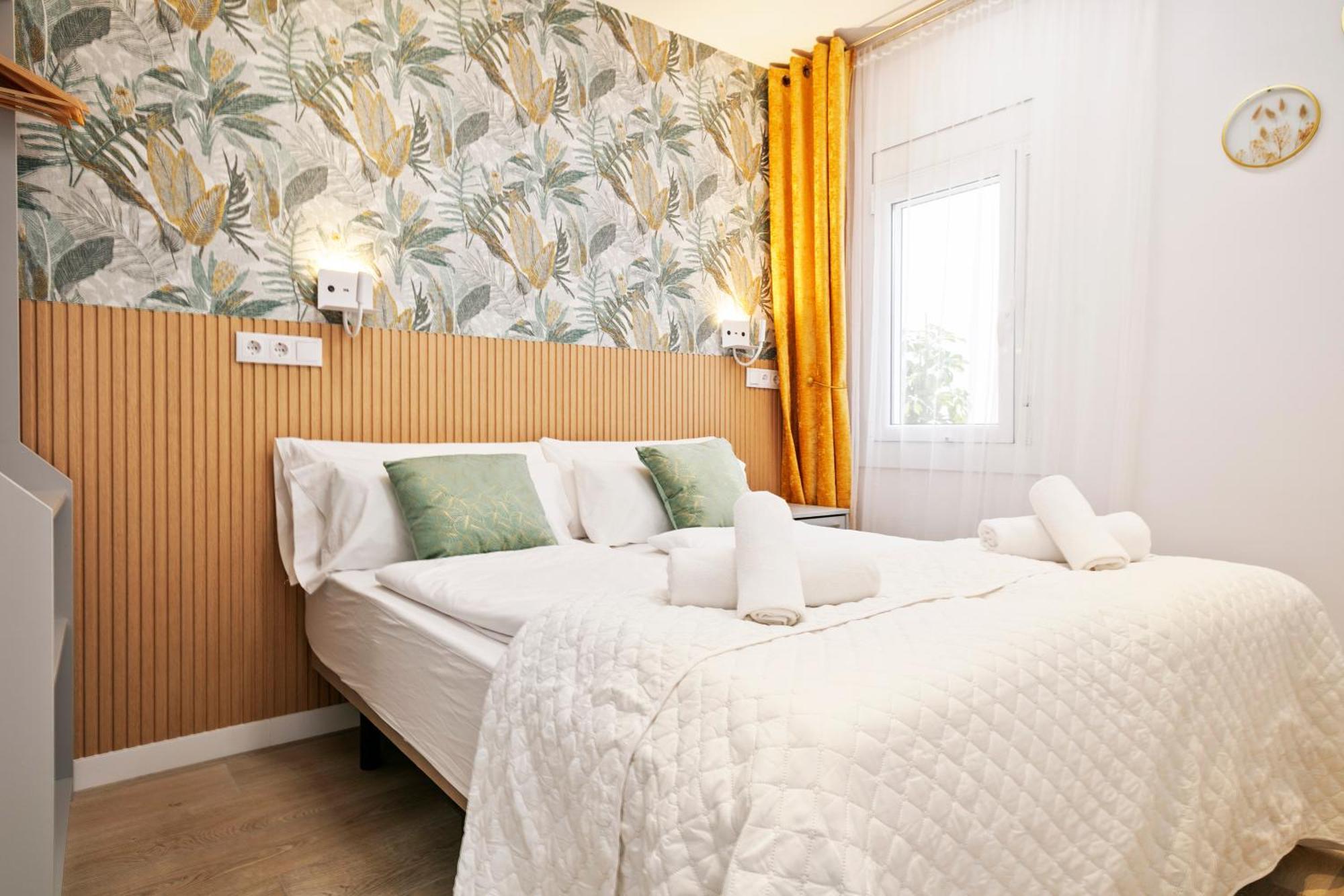 Boutique Plaza Catalonia Suites Cornella Cornellà de Llobregat Extérieur photo